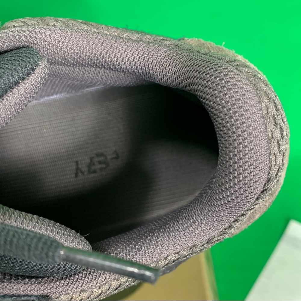 Adidas Yeezy Boost 700 Mauve Size 9.5 Used Gently - Picture 14 of 16